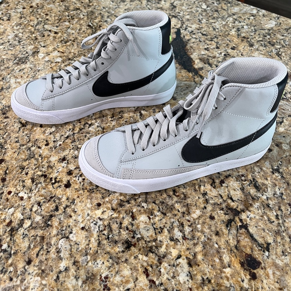 Youth Nike Blazers Gray and Black High-Top Sneakers. NWOT. No box. - Picture 2 of 8